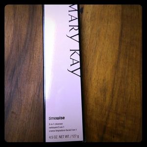 Mary Kay 3 in 1 Cleanser